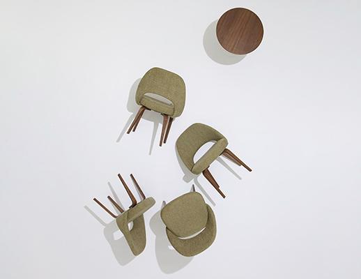 Knoll Saarinen Armless Executive Chairs and End Table